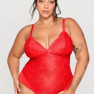 Yitty Smoothing Lace Bodysuit